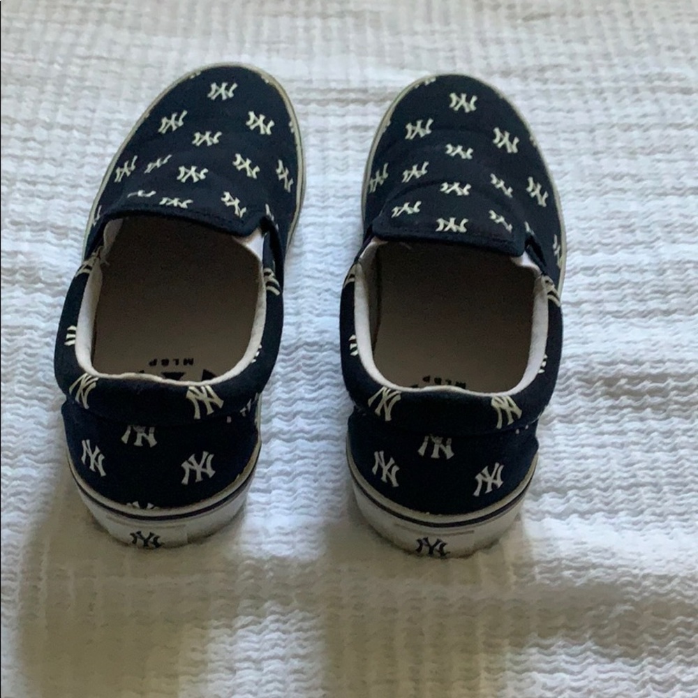 Shoes - Picture 2 of 4
